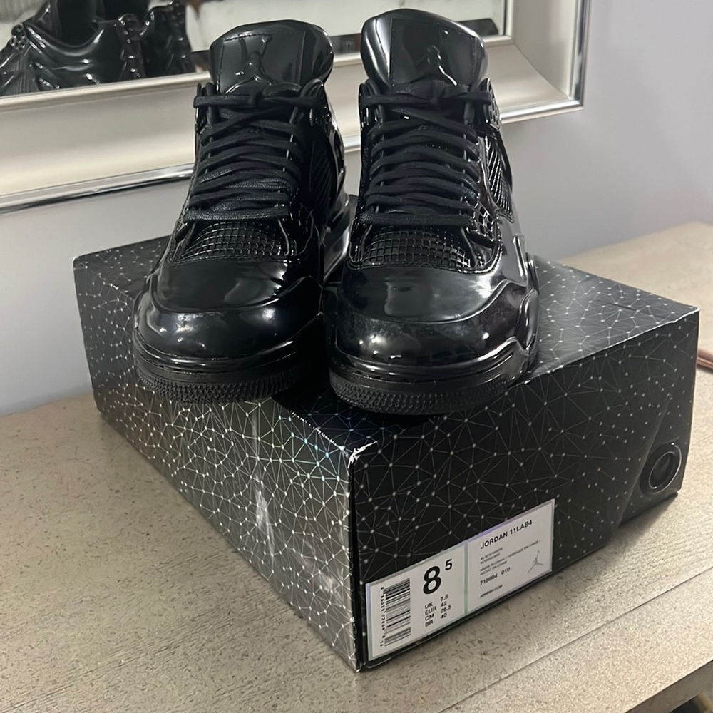 Jordan 11 lab 4 black/white men’s 8 1/2 sneakers 🧪